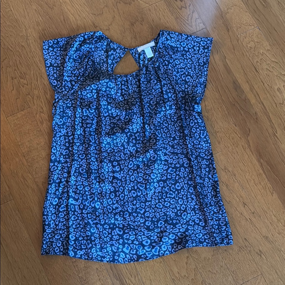 Banana Republic Relaxed Blue Leopard print Cap Sleeve Blouse